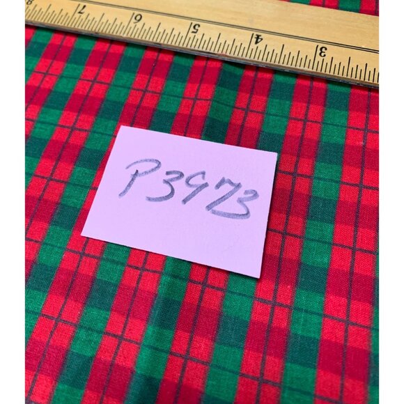 Vintage Red & Green Plaid Fabric Material 1/2 Yard x 36 Inches - Picture 4 of 4